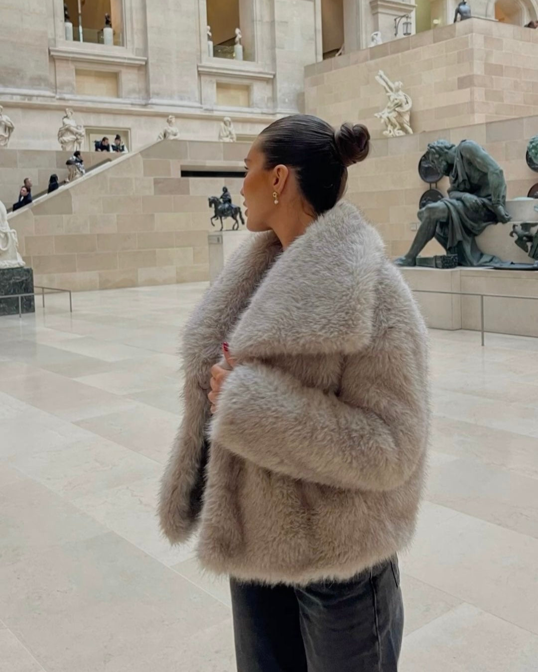 Mira | Trendy women's faux fur jacket