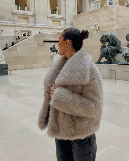 Mira | Trendy women's faux fur jacket